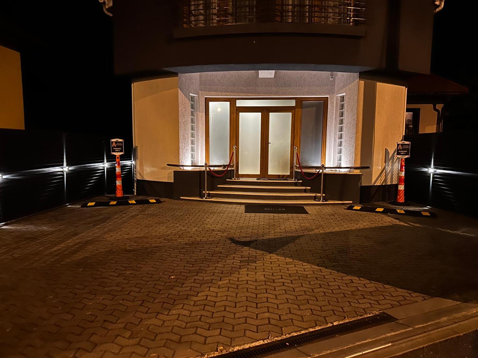 The Residence Central Jacuzzi Boutique (Adults Only) Cluj-Napoca Exterior photo
