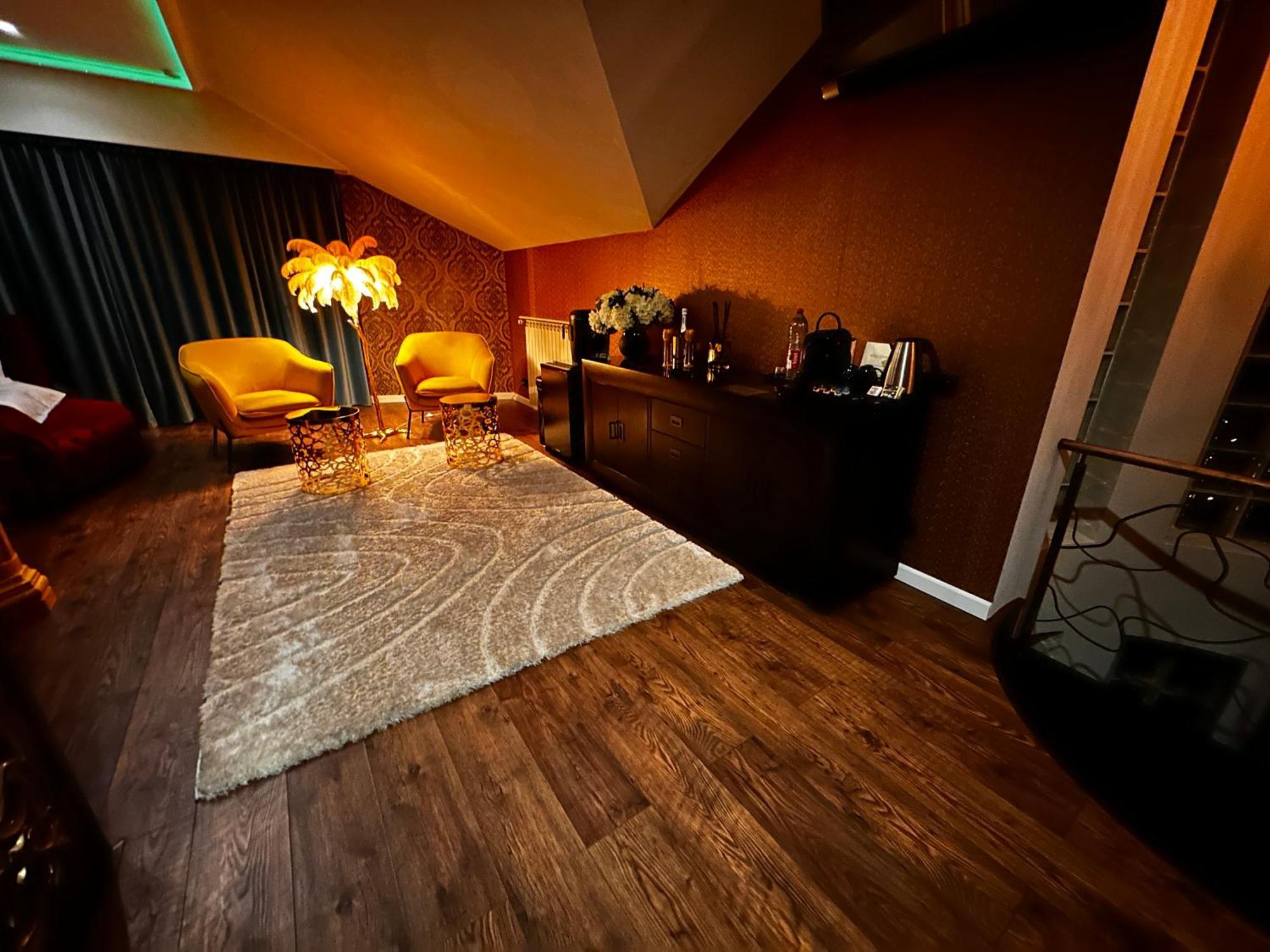 The Residence Central Jacuzzi Boutique (Adults Only) Cluj-Napoca Exterior photo